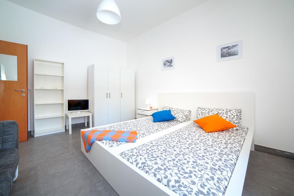 Ponte Tiberio Apartment Rimini Esterno foto