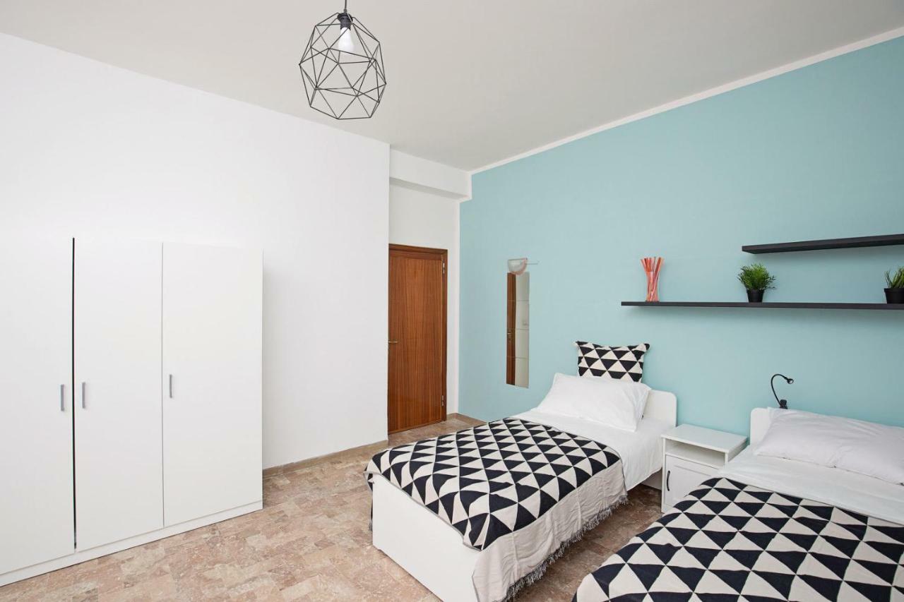 Ponte Tiberio Apartment Rimini Esterno foto