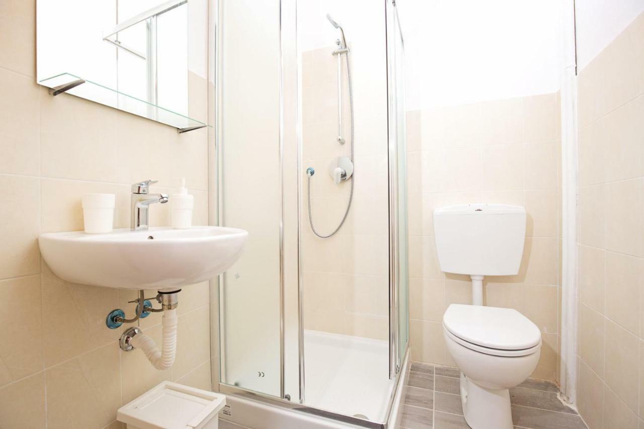 Ponte Tiberio Apartment Rimini Esterno foto